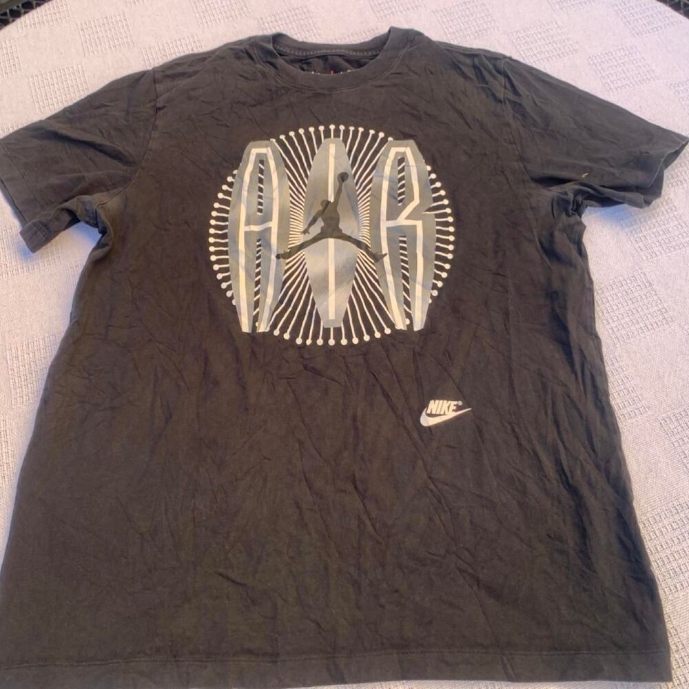 Nike Men's Black and Grey T-shirt